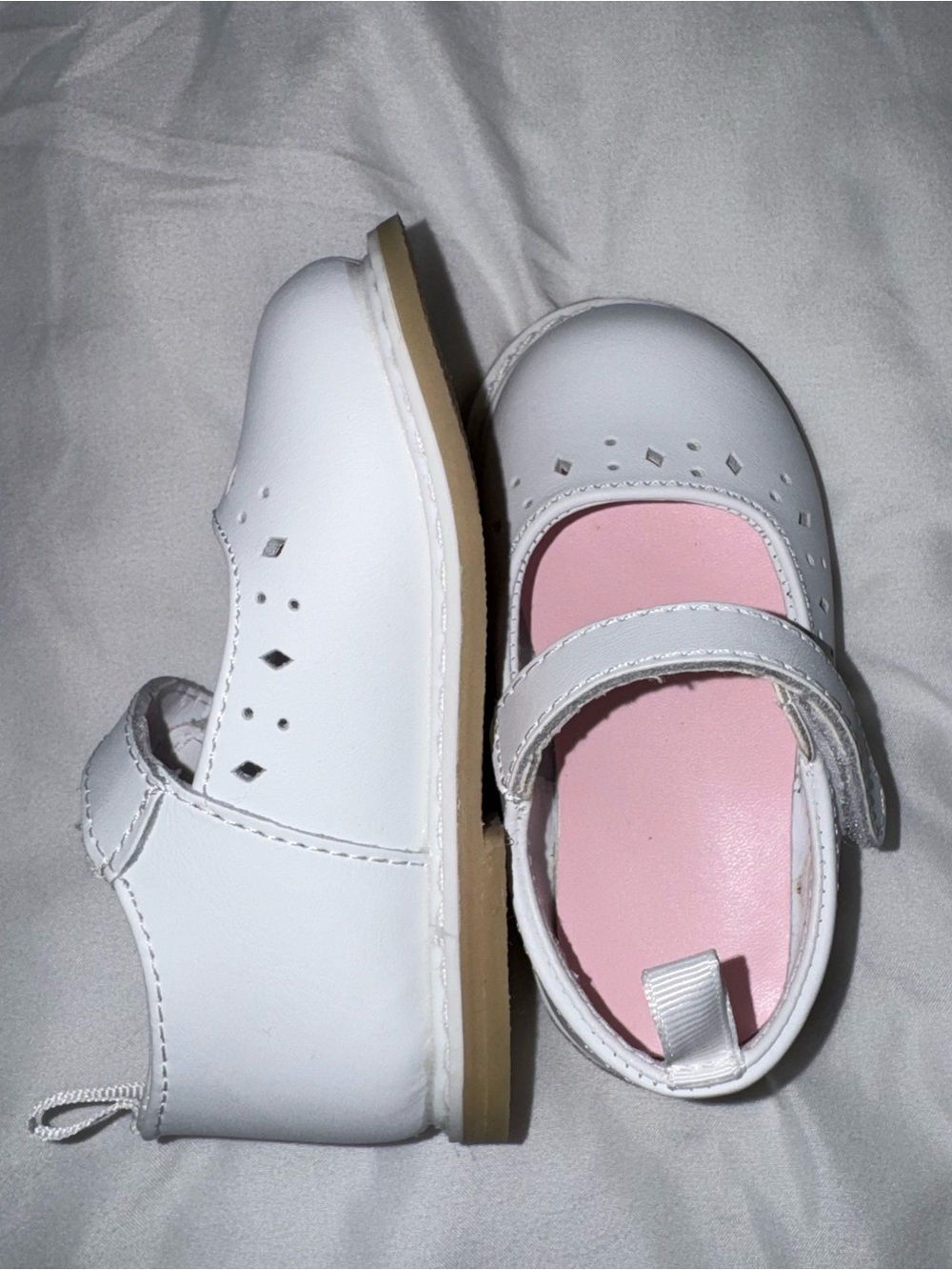 Girls White Mary Jane Dress Shoes with Pink Insole